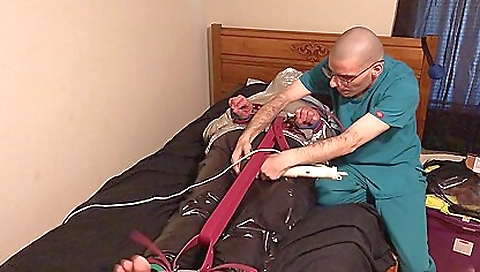 Spanish girl's pussy and mouth fucking Spanish girl's pussy and mouth fucking