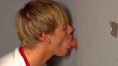 Sexy blonde amateur with a sexy body Sexy blonde amateur with a sexy body