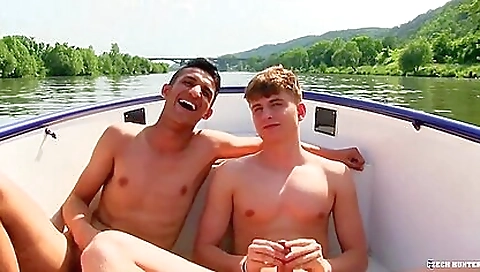 Ta rawcouplesian slut in a wild threesome Ta rawcouplesian slut in a wild threesome